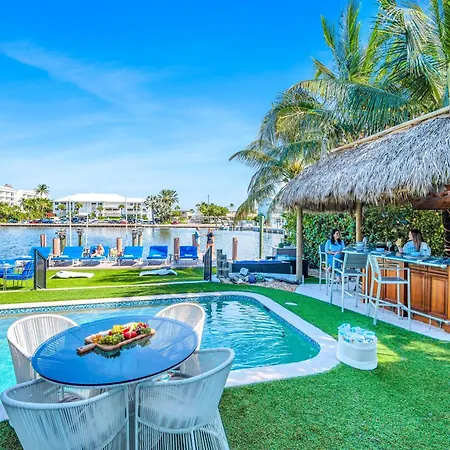 Retreat By Beach Waterfront Lago Key-3
