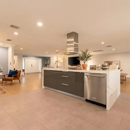 Luxe 4Br Waterfront W Htd Pool 5Min To Beach-2