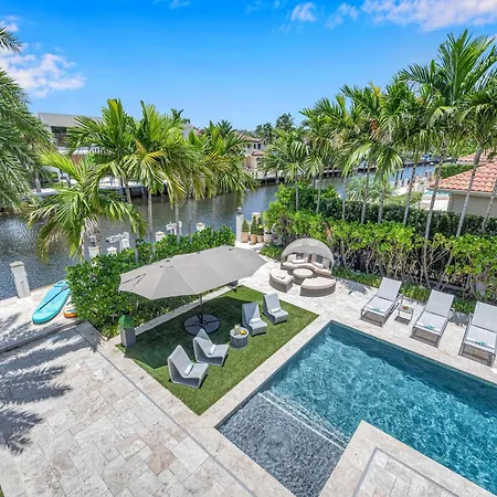 Waterfront Villa Walk To Beach Venice Of America Coastal Extravagance Palm Key Vlllas-3