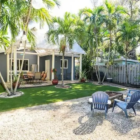 Peacock Villa 2 By Dream Vacation-3
