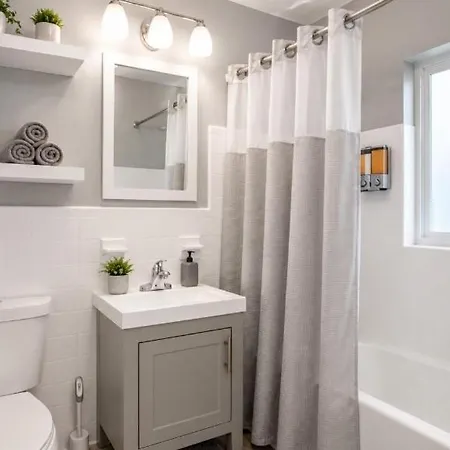 Cozy 1 Bdr Unit By Beach, Mall, & Downtown Ftl-2