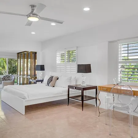 Suite By Beach Waterfront Lago Key One-3