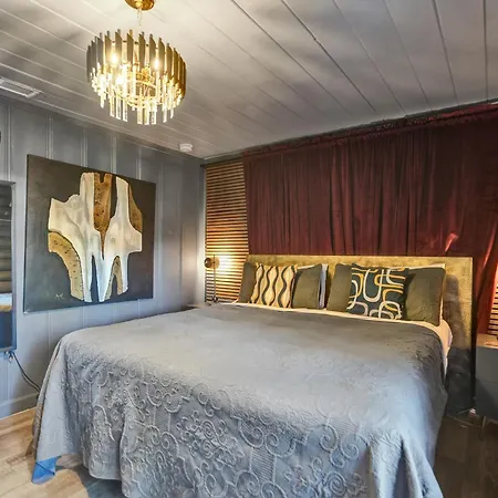 Kiki 1 - Men'S Clothing Optional Guest Houses-2