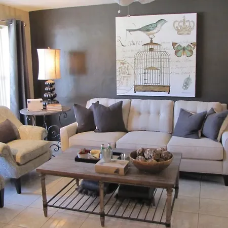 Wilton Bungalow West-2
