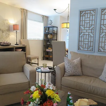 Four Wilton Flats One Bedroom Private Pool-2