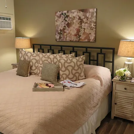 Four Wilton Flats One Bedroom Private Pool-3