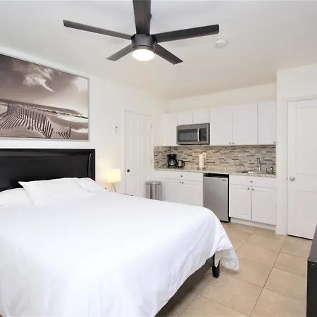 Tropical Getaway Studio-628B-3