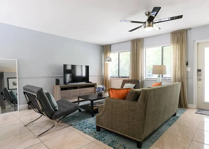 Paradise Home 3 Bedroom With Heated Pool Close To Beach