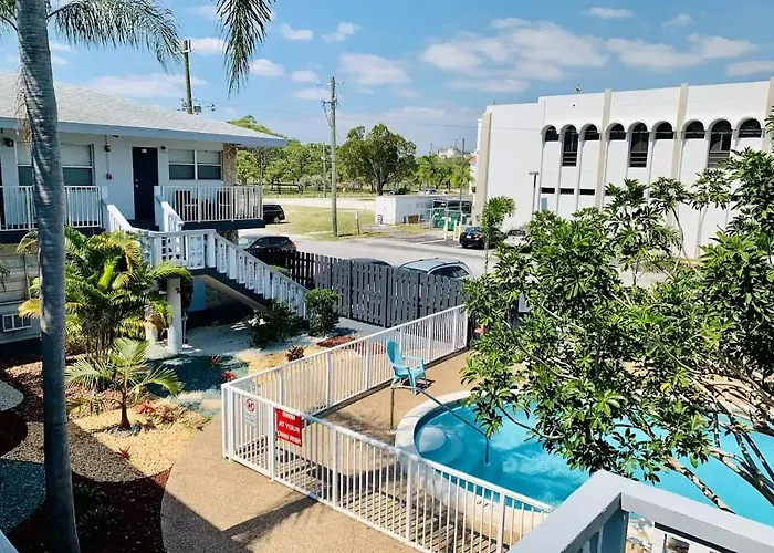 Pet friendly Lovely Stay At Holiday Park By Angel Host Fort Lauderdale