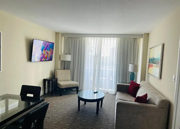 Luxury Ocean View Intracoastal Condo In Ft Lauderdale Beach - Sleeps 6