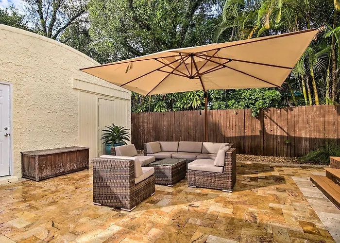 Modern Ft Lauderdale Escape With Deck And Grill! Villa Fort Lauderdale