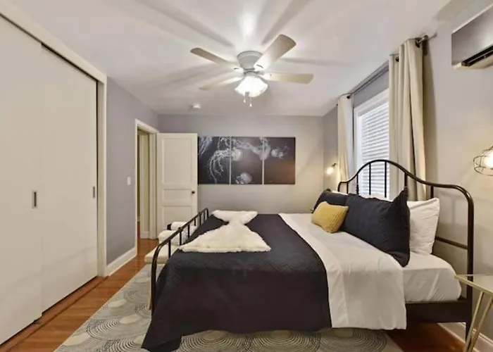 House With In-Law-Quarters King Bed Office