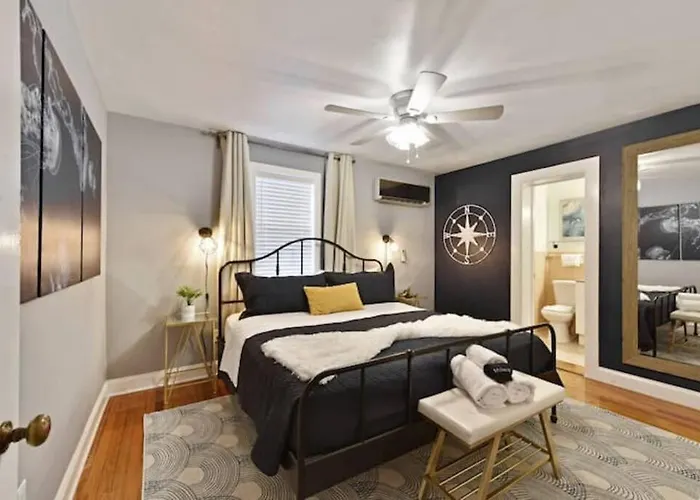 House With In-Law-Quarters King Bed Office
