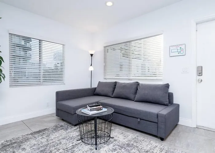 Bayshore Breeze 9 - Fort Lauderdale Beach