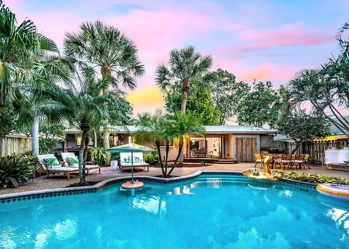 Tropical Pool Tiki Heaven