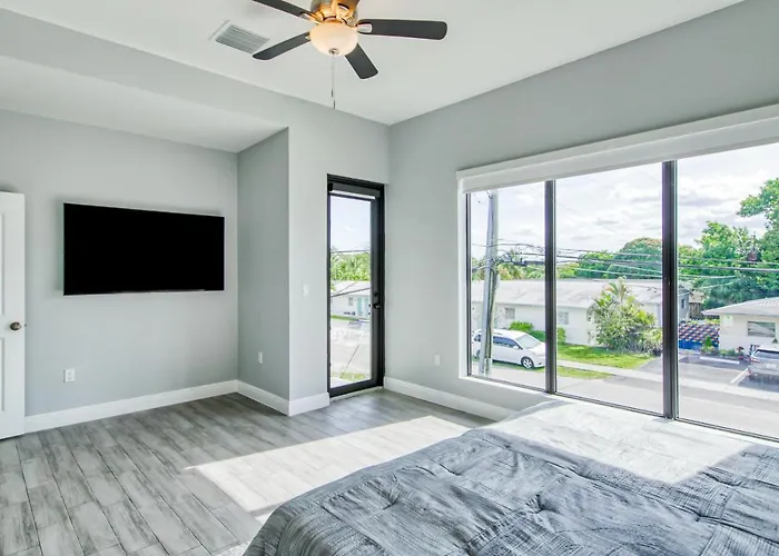 Pet friendly 492 Nw 40Th Ct Villa Fort Lauderdale