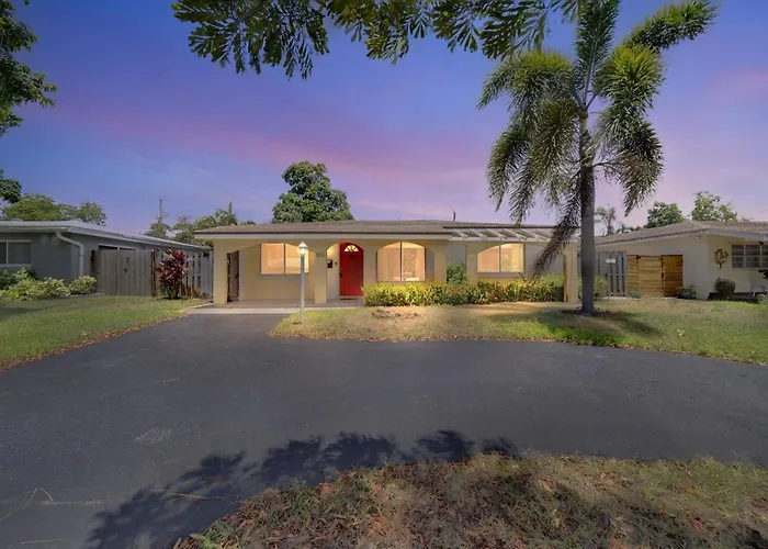 Charming Florida Home Few Minutes To The Beach