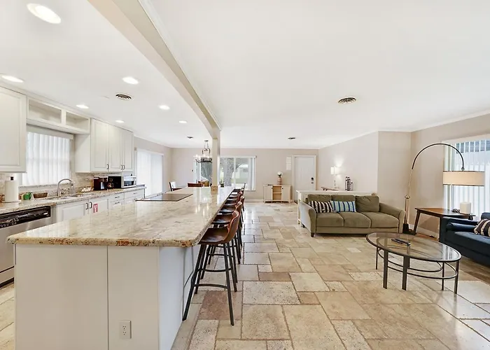 332 Wilton Manors