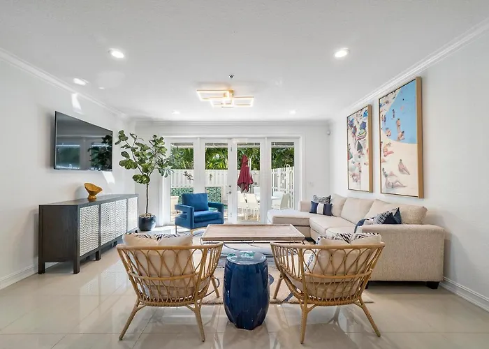 Oasis By The Sea Villa Fort Lauderdale with Pool