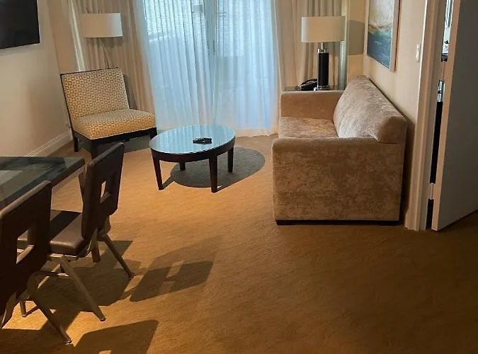 Galeryone Fll Intercostal Suite