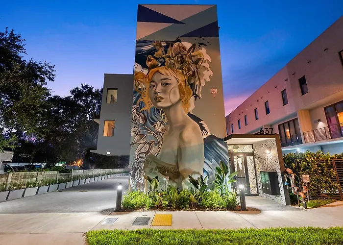 Pretty Rola 201 Luxury 1B1B W King Bed At Downtown Fort Lauderdale