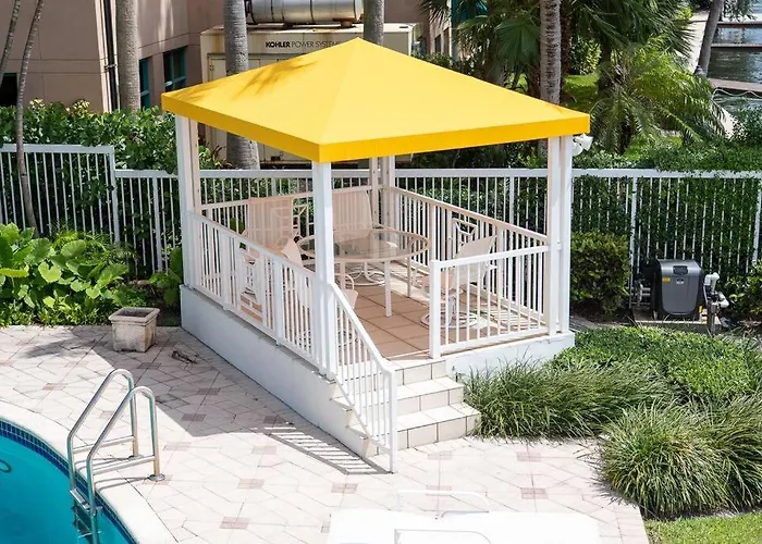 Appartement Studio- Sleep 2,Pool, Parking,5Min Walk To Beach -3 à Fort Lauderdale acceptant les animaux
