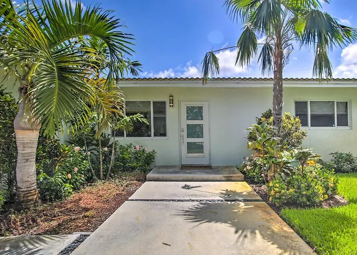 Modern Wilton Manors Home With Outdoor Oasis!