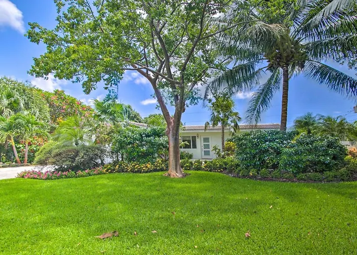 Modern Wilton Manors Home With Outdoor Oasis!
