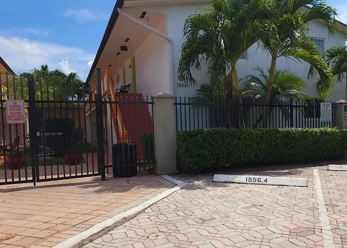 A4 - Endless Summer Rentals - Downtown Apartment Near Park, Ports, And Beach