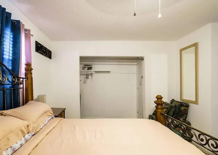 Pet friendly Cheerful 1-Bedroom 1Bath At Fort Lauderdale Fl