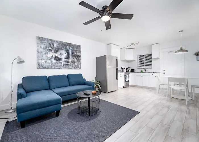 The Pad At Middle River Terrace 2