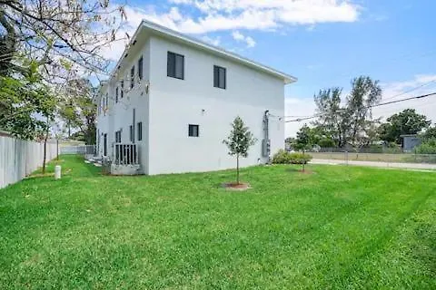 New Townhome Near Wilton/Las Olas/Beach Fort Lauderdale