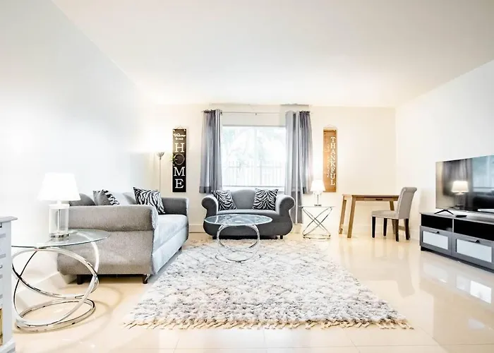 B1 - Endless Summer Vacation Rentals - Modern Comfort Year Round