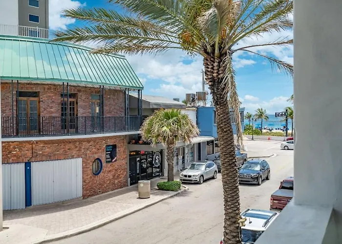 The Purple Pelican Beachfront With Ocean Balcony Unit 1