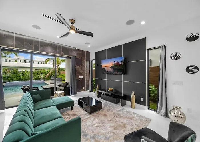 The Elements Lasolas Poolspa Fort Lauderdale