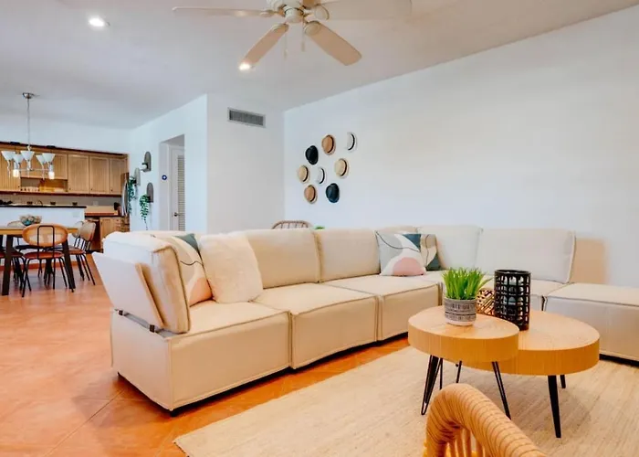 Eclectic 2Br Condo With Pool Bbq Wi-Fi And Parking Fort Lauderdale