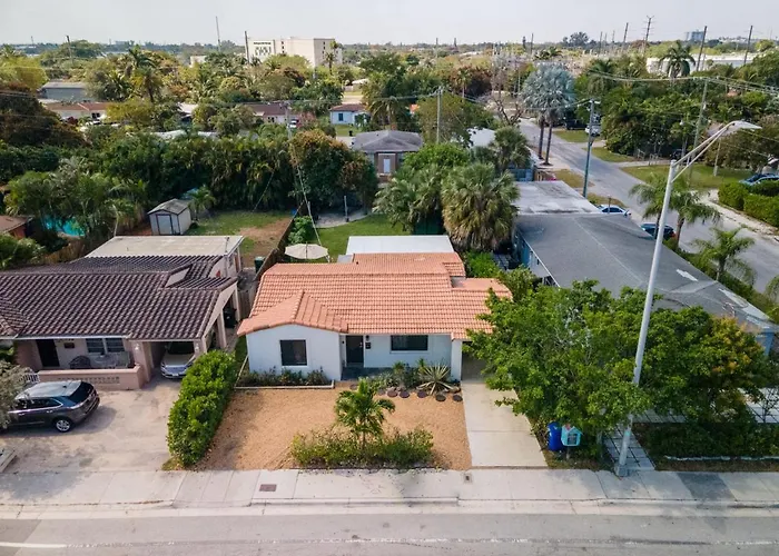 Home At Poinsettia Heights