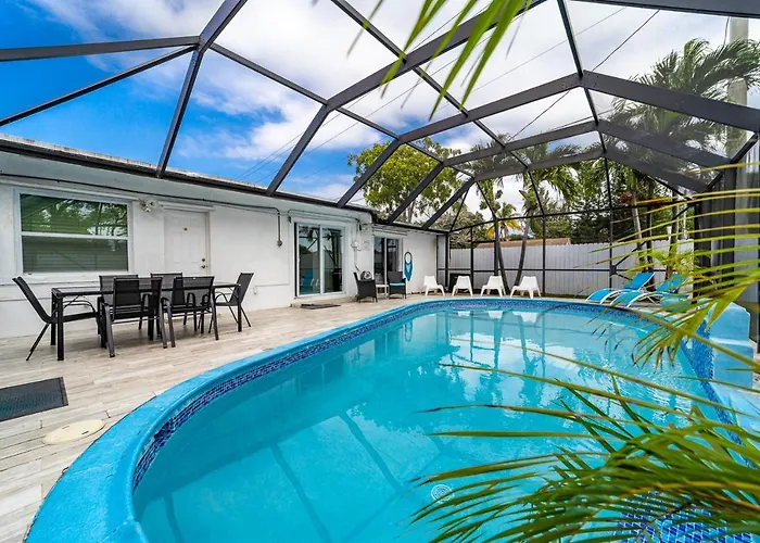 Lake Life Pool House 4 Bdr 2Ba