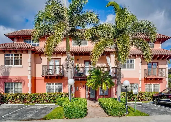 Beach 2 Level Spacious Condo Fort Lauderdale
