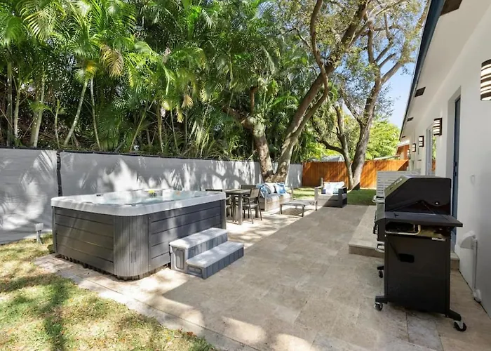 New 3 Bedroom Home With Hot Tub Fort Lauderdale admite animales