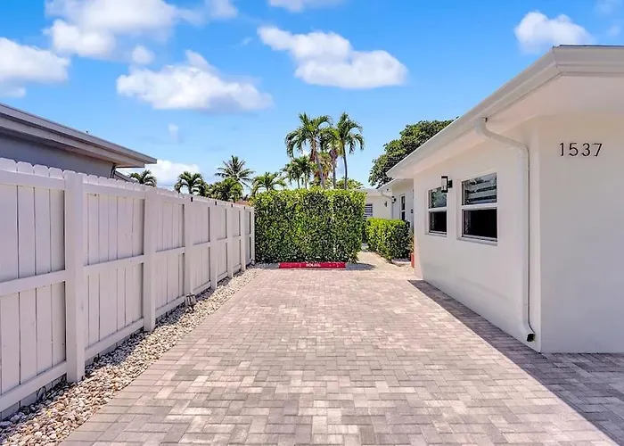 Pet friendly Soleil @ Casa Del Sol Apartment Fort Lauderdale