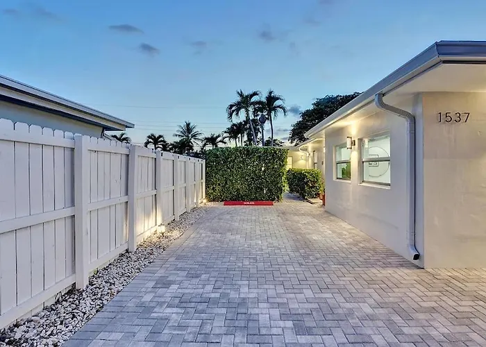 Pet friendly Soleil @ Casa Del Sol Apartment Fort Lauderdale