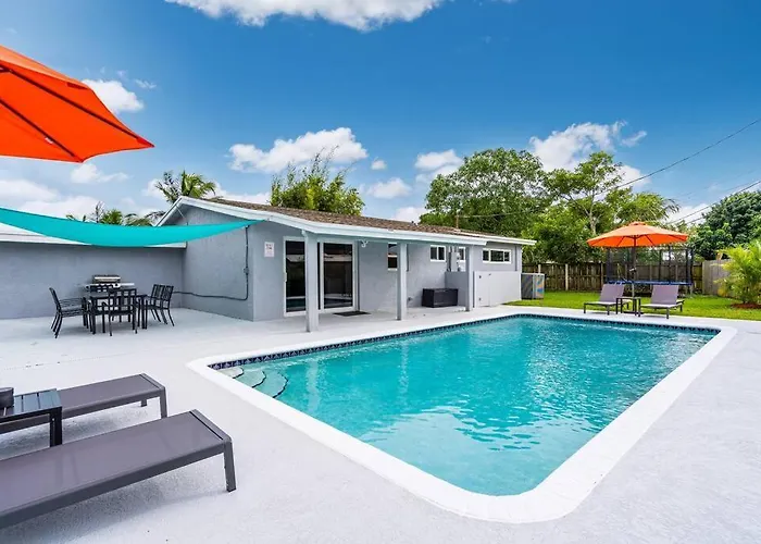 Spacious 5 Bedrooms With Large Pool, 12 Minutes To The Ocean
