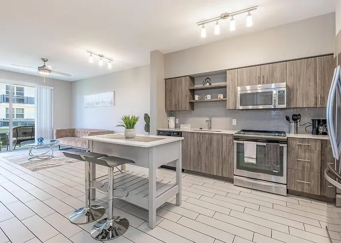 Luxury Condo Intracoastal