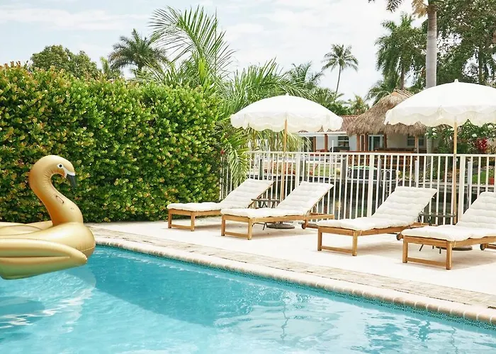 Villa Waterfront, Heated Pool, Games, Boat Dock. Fort Lauderdale