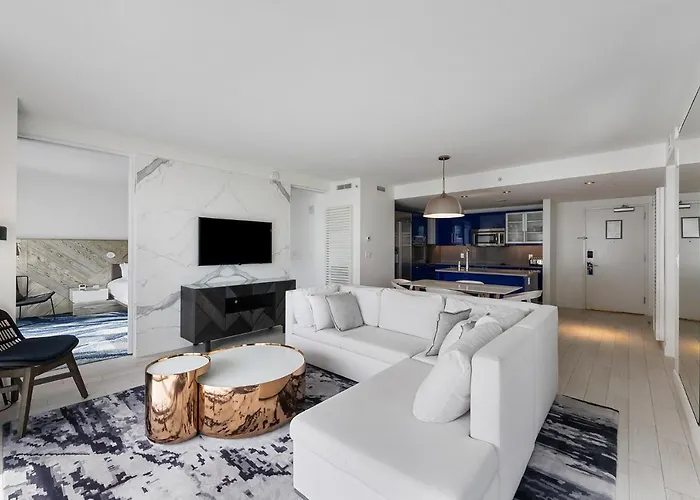 Resort-Style Residence Beachfront Condo Oasis