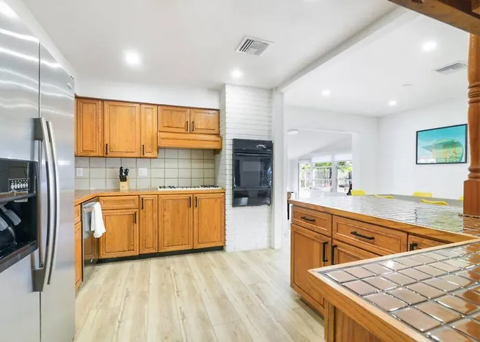 Fort Lauderdale Pool House Hidden Gem