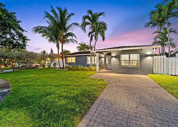 Canal House Wprivate Pool Fire Pit Fort Lauderdale