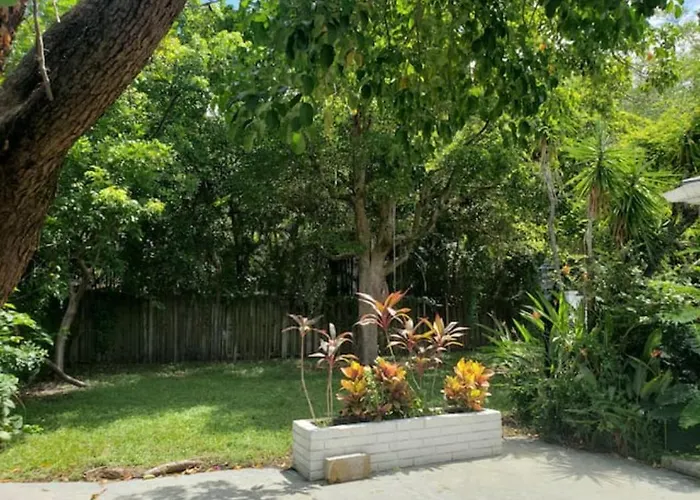 Apts With Backyard Near Fort Lauderdale Beach, Nightlife, Cruise Port, Airport acceptant les animaux