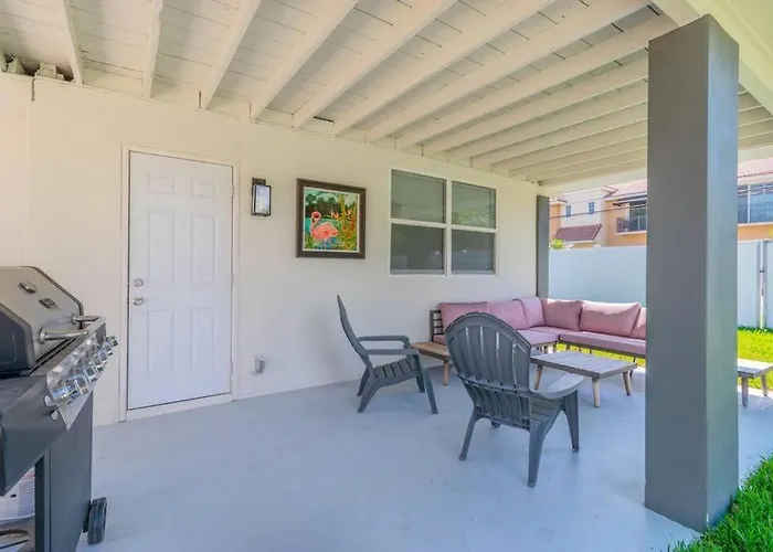 Cozy Victoria Park Retreat Unit 3 - Las Olas Beach